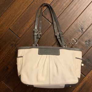 Coach Cream and Gray Leather Shoulder Bag